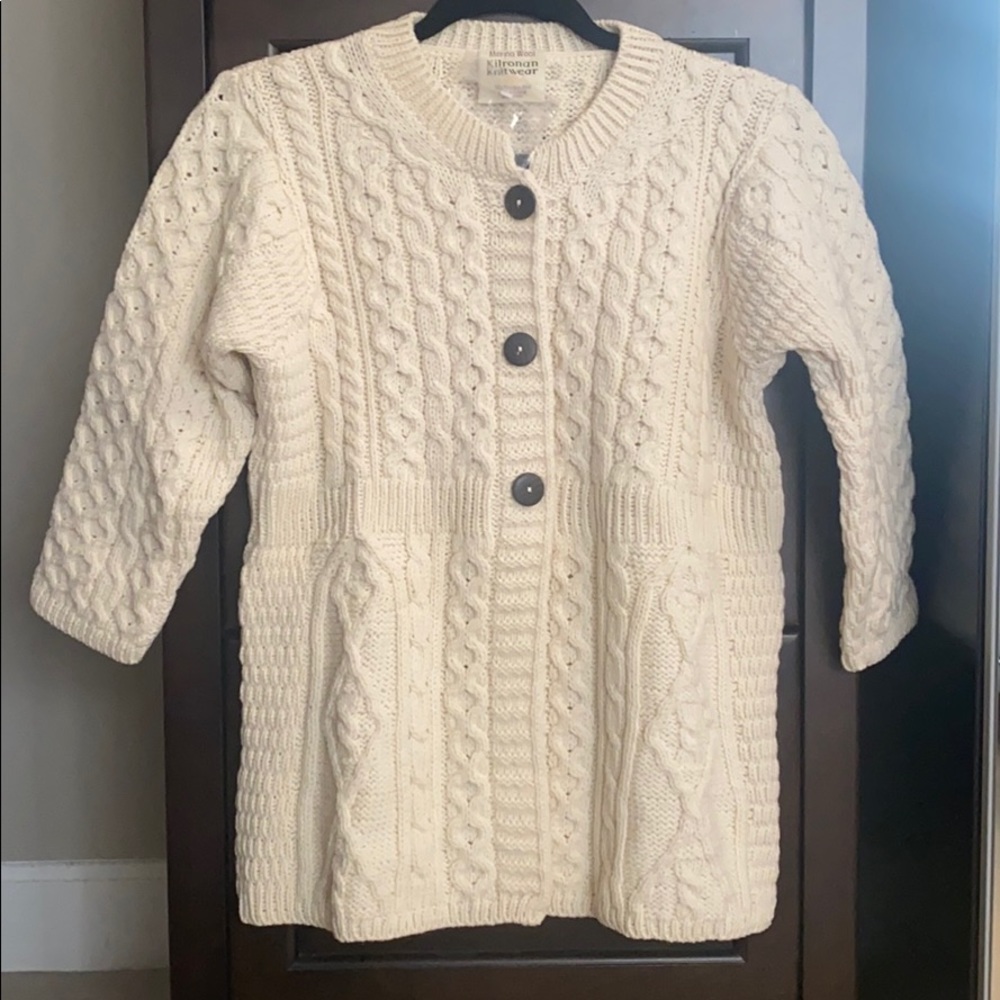 Cream 100% wool sweater, brand new. Size XS